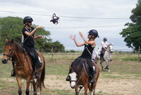 C'est dans une ambiance familiale que nous vous proposons de vivre votre passion dans un cadre unique .